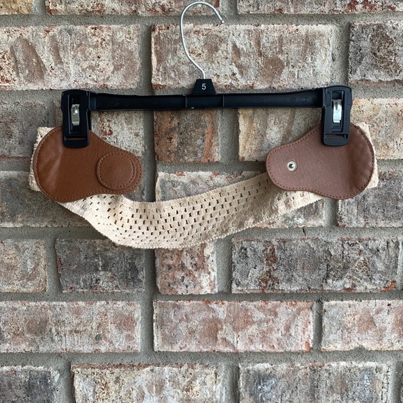 🍒💣 Faux leather crochet stretchy belt - Picture 2 of 6